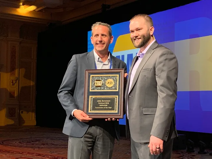 Jake Sorensen accepting the 2019 National NAPA/ASE Technician of the Year award